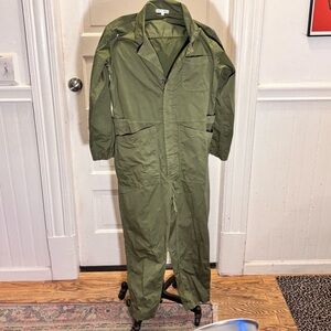 Alex Mill Standard Cotton Jumpsuit
Size medium 
Army Green